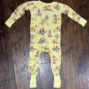Pooh little sleepies crescent 12-18 mo